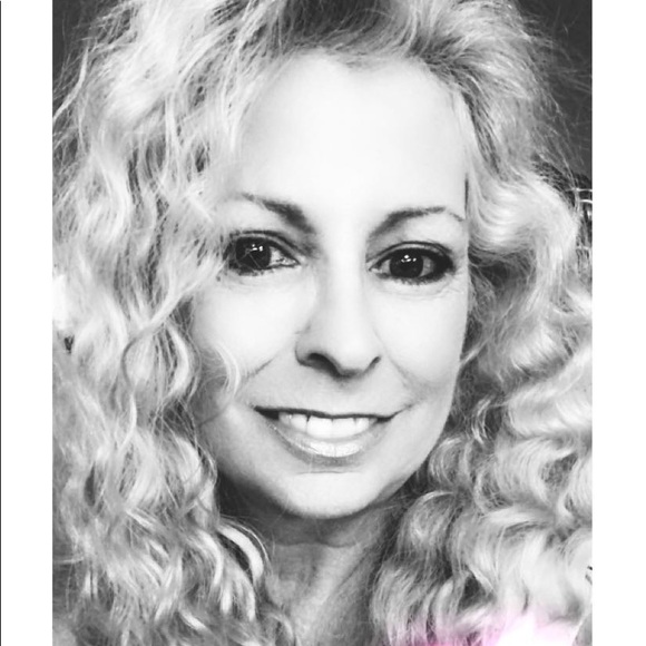 Meet your Posher, Kelly - Picture 3 of 6